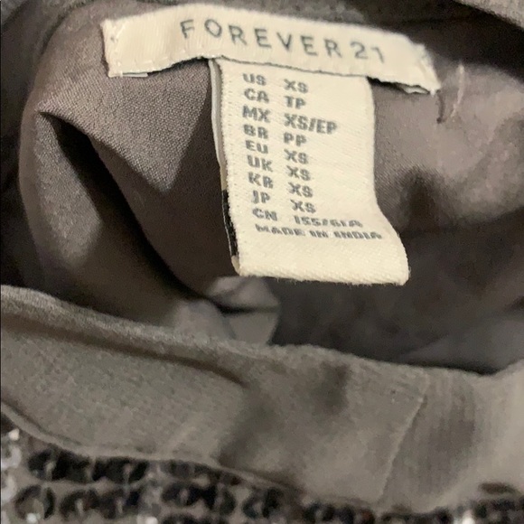 Silver sequin shorts - Picture 3 of 4